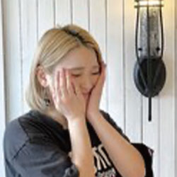 stylist　岡野　茜